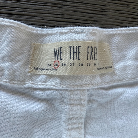 Free People White Distressed Shorts - Size 25 - Picture 2 of 3